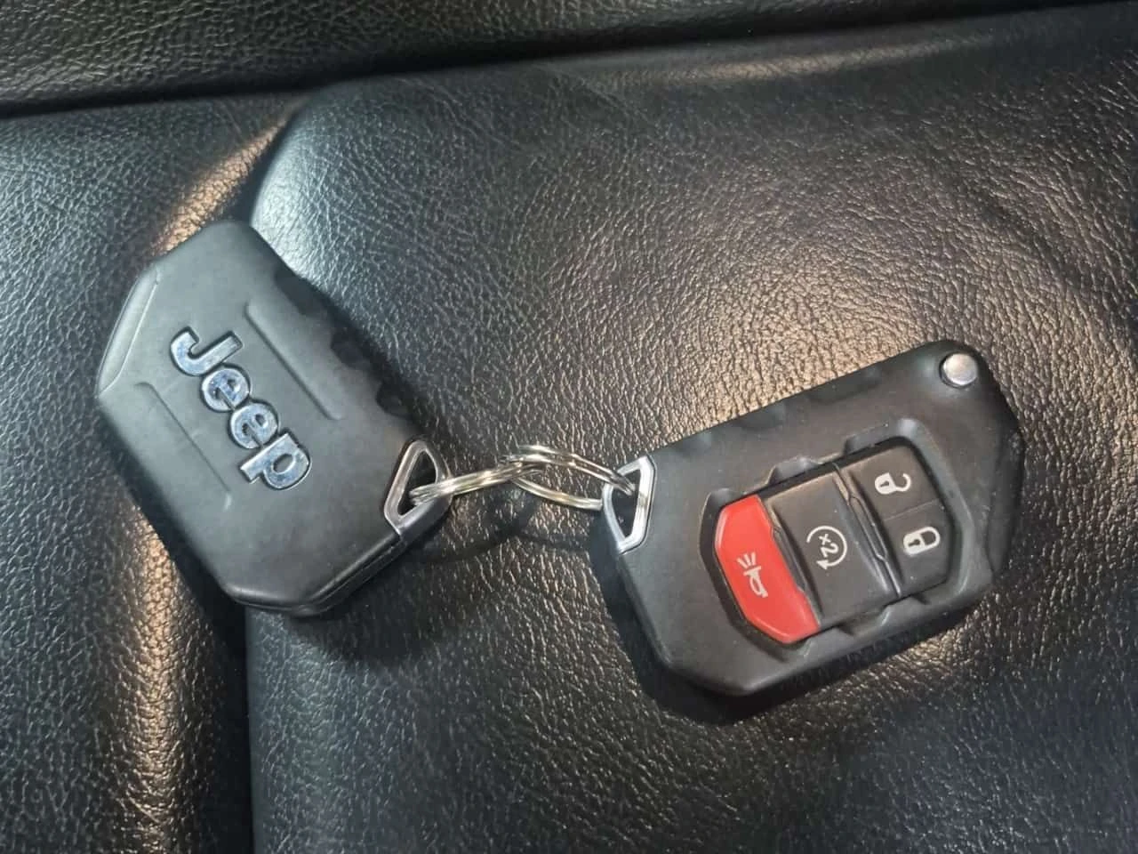 Jeep Wrangler * RUBICON * ПОДГРЕВ * ОТ ПРЕДСТАВИТЕЛСТВО , снимка 12 - Автомобили и джипове - 54109603