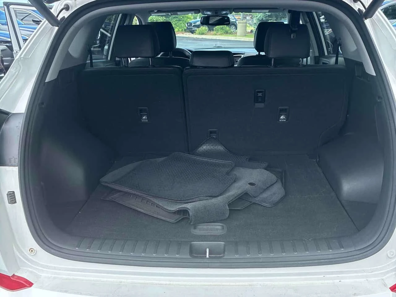 Hyundai Tucson LUXURY/CARFAX/Панорама/Кожа/Подгрев/КЛИП, снимка 11 - Автомобили и джипове - 54998387