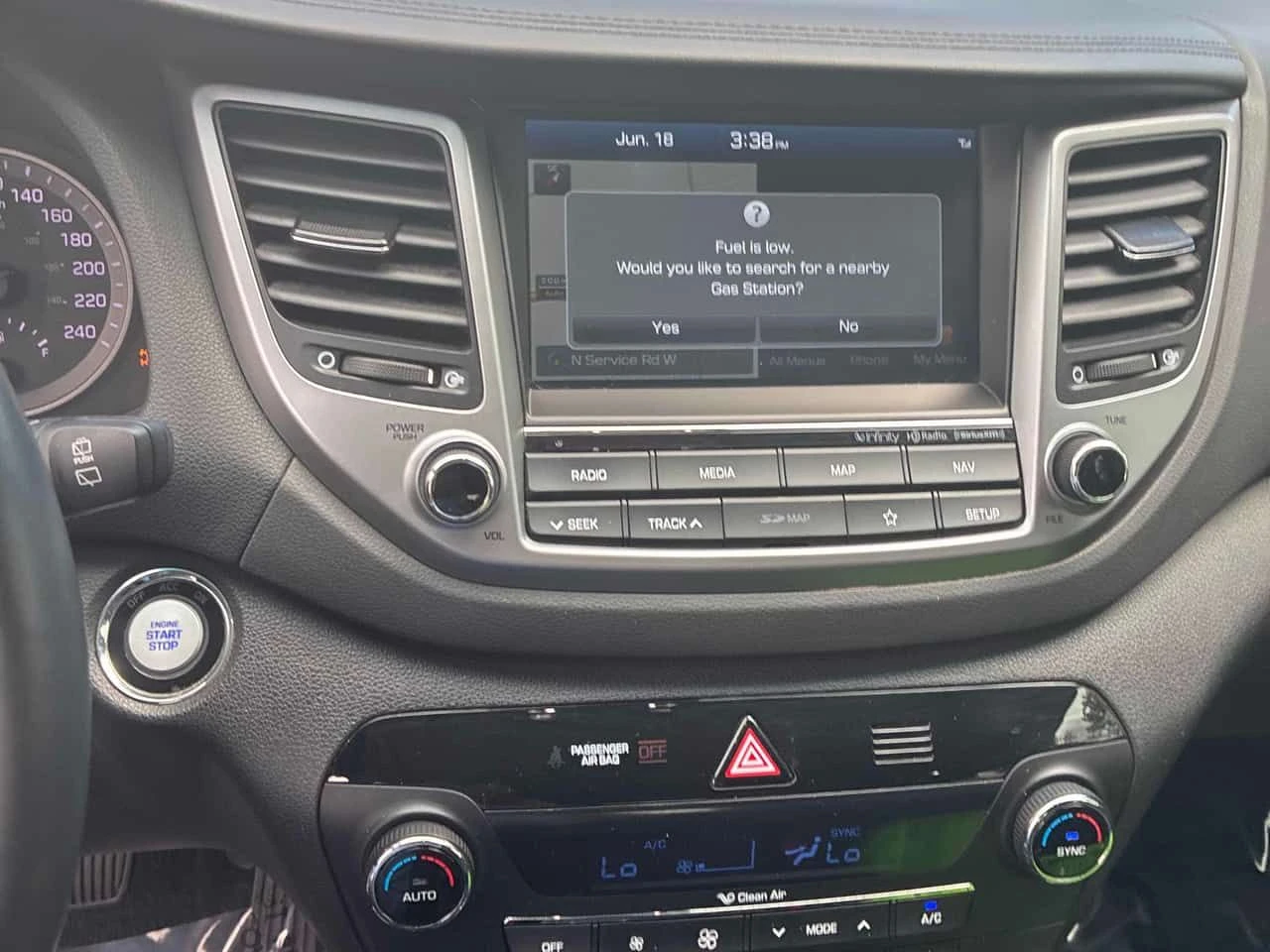Hyundai Tucson LUXURY/CARFAX/Панорама/Кожа/Подгрев/КЛИП, снимка 9 - Автомобили и джипове - 54998387