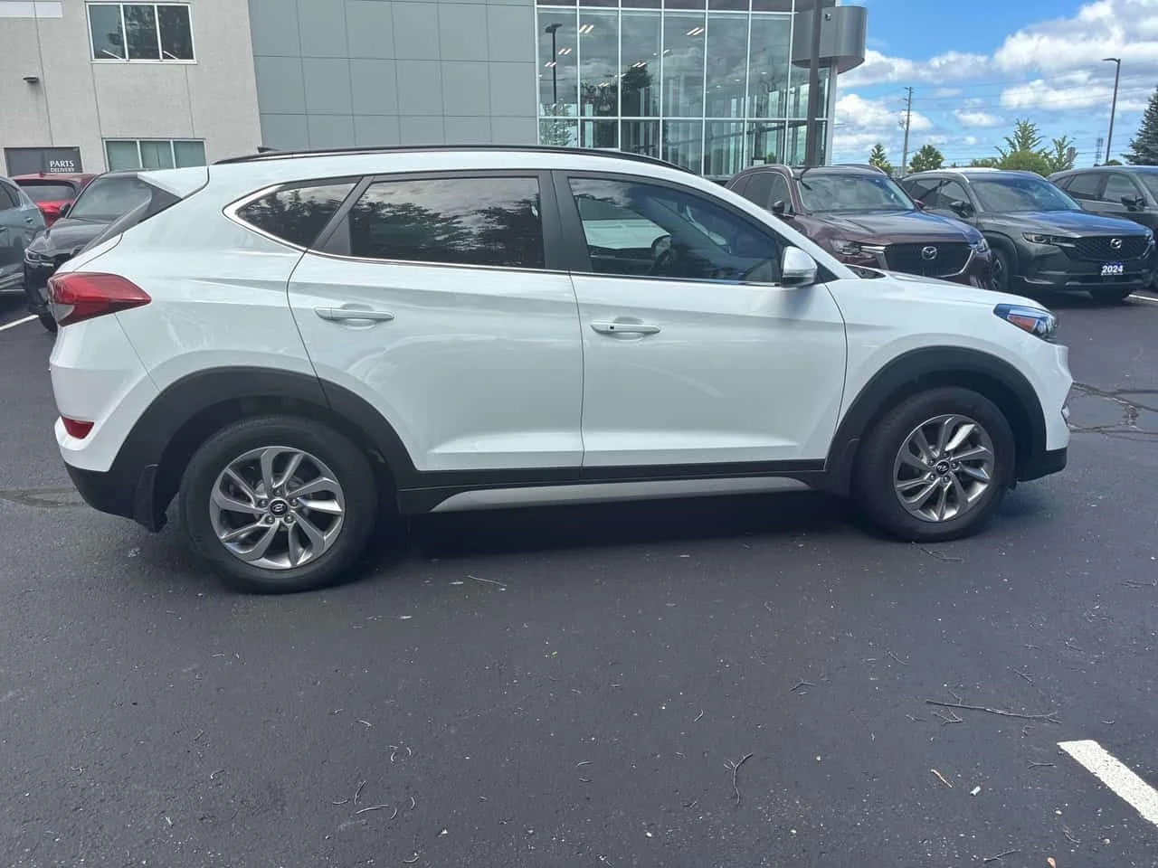 Hyundai Tucson LUXURY/CARFAX/Панорама/Кожа/Подгрев/КЛИП, снимка 3 - Автомобили и джипове - 54998387