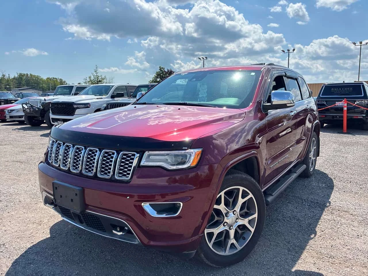Jeep Grand cherokee * Overland * CARFAX * ПОДГРЕВИ * ПАНО * АВТОКРЕДИТ, снимка 16 - Автомобили и джипове - 55260344
