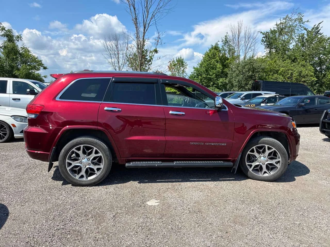 Jeep Grand cherokee * Overland * CARFAX * ПОДГРЕВИ * ПАНО * АВТОКРЕДИТ, снимка 3 - Автомобили и джипове - 55260344