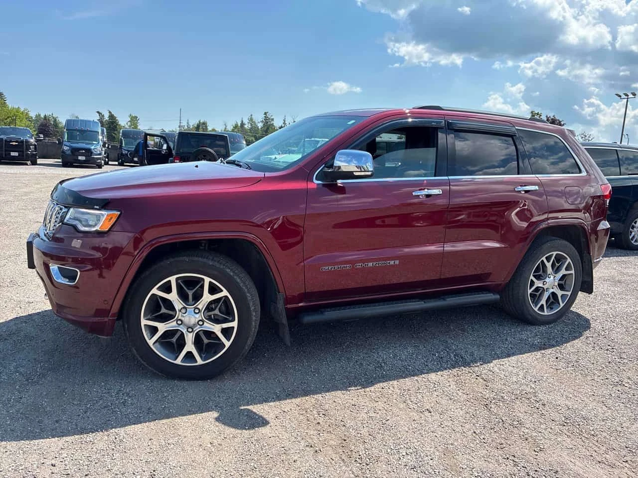 Jeep Grand cherokee * Overland * CARFAX * ПОДГРЕВИ * ПАНО * АВТОКРЕДИТ, снимка 2 - Автомобили и джипове - 55260344