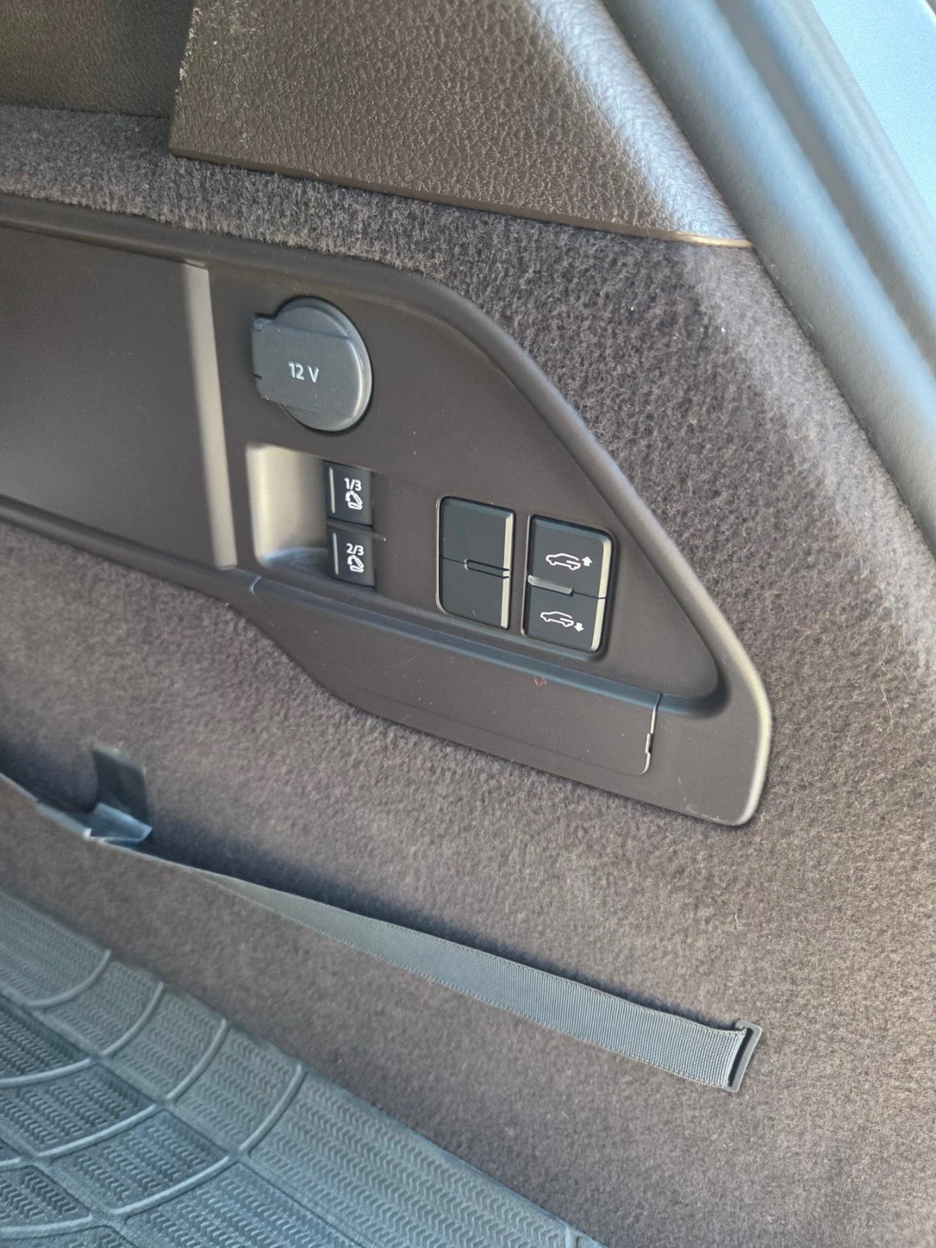 VW Touareg 3.0, снимка 15 - Автомобили и джипове - 55424585