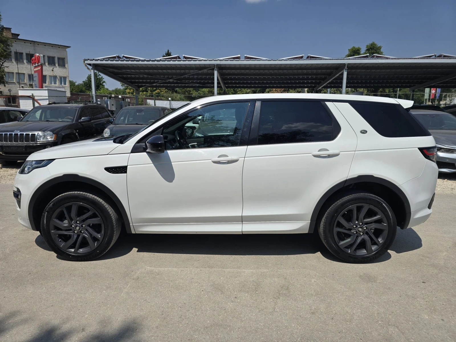 Land Rover Discovery 2.0D 150к.с 4х4 Топ състояние , снимка 7 - Автомобили и джипове - 55595067