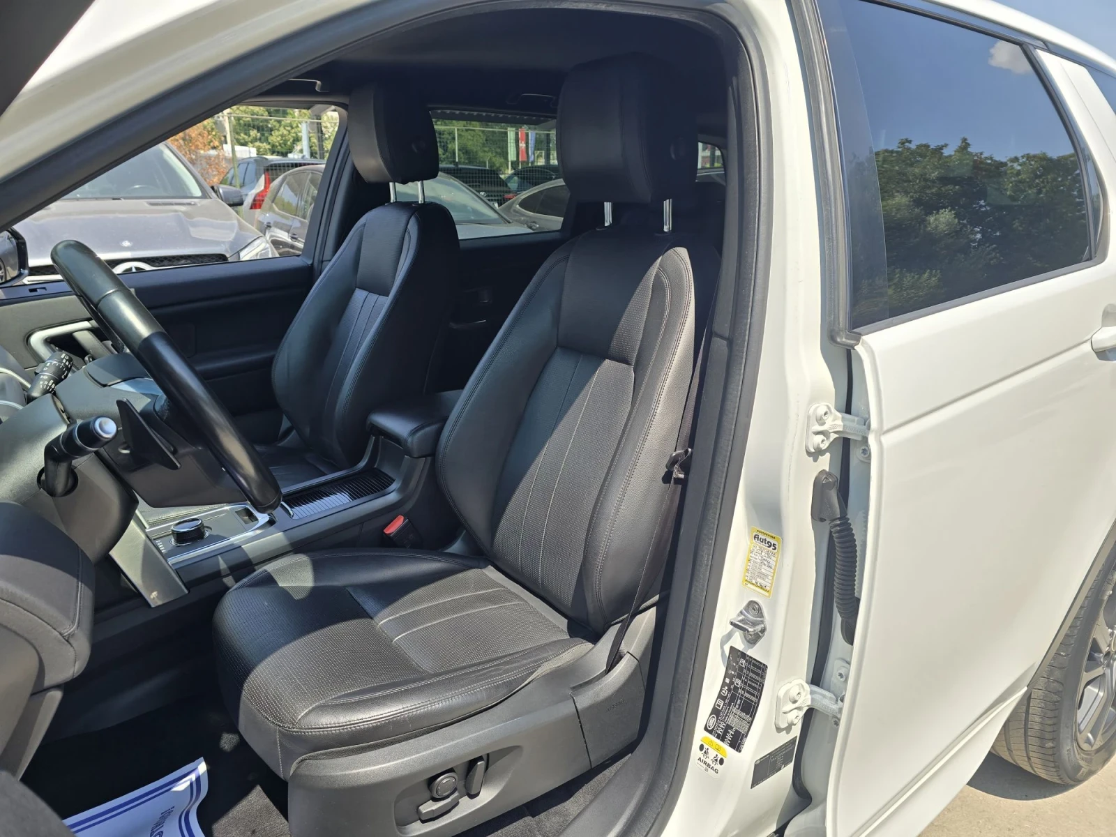 Land Rover Discovery 2.0D 150к.с 4х4 Топ състояние , снимка 9 - Автомобили и джипове - 55595067