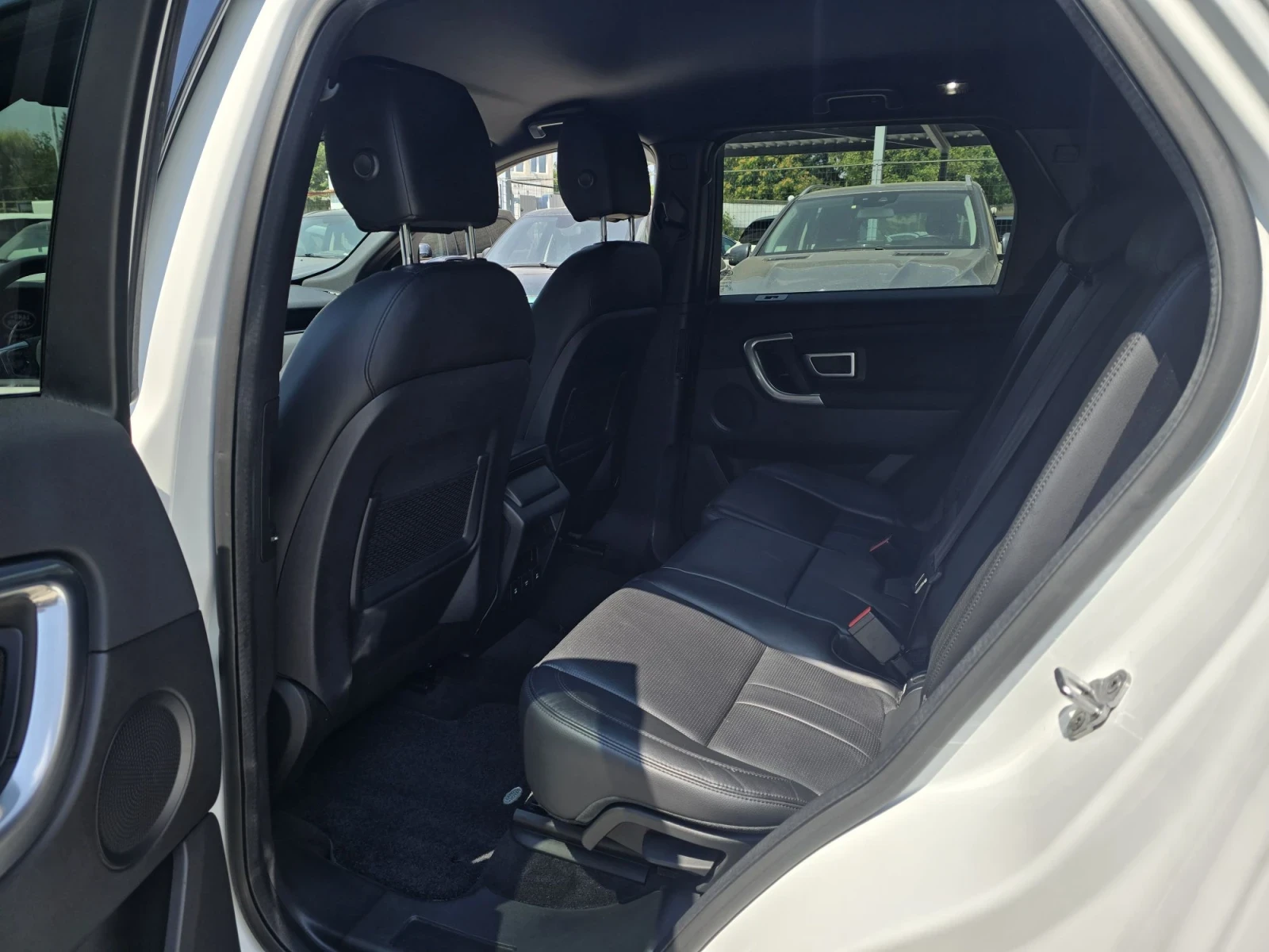Land Rover Discovery 2.0D 150к.с 4х4 Топ състояние , снимка 11 - Автомобили и джипове - 55595067