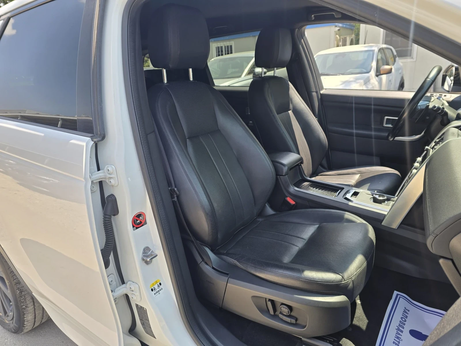 Land Rover Discovery 2.0D 150к.с 4х4 Топ състояние , снимка 12 - Автомобили и джипове - 55595067