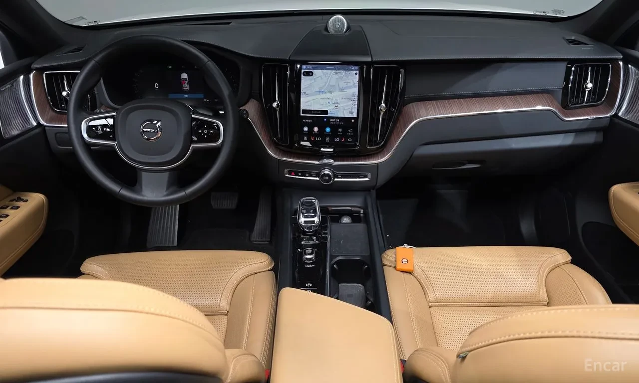 Volvo XC60 B5 Ultimate Bright| B&Wilkins| 360| HUD| БЕЗ ИНЦИД, снимка 9 - Автомобили и джипове - 55727807