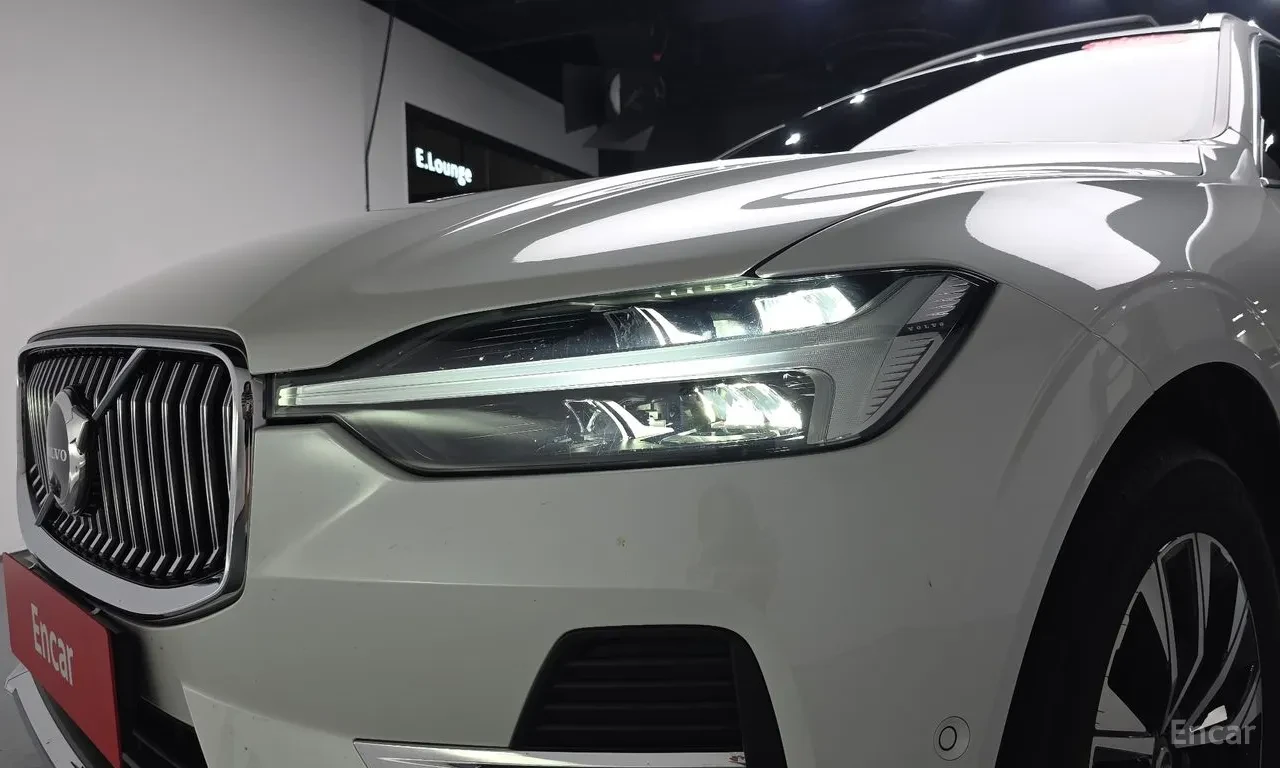 Volvo XC60 B5 Ultimate Bright| B&Wilkins| 360| HUD| БЕЗ ИНЦИД, снимка 5 - Автомобили и джипове - 55727807