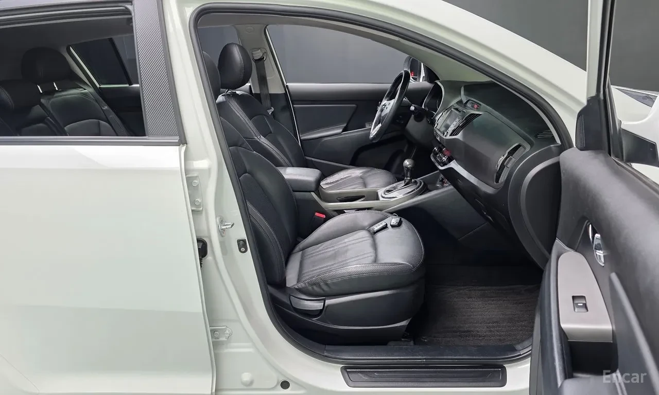Kia Sportage R DIESEL PRESTIGE* ОБДУХВАНЕ* ПОДГРЕВ* PANO* NAVI, снимка 13 - Автомобили и джипове - 55728318