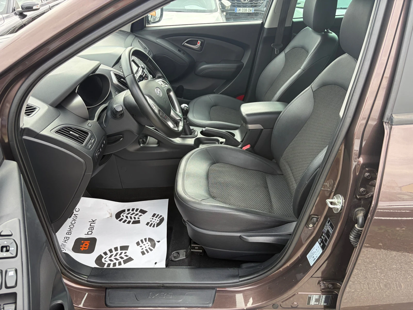 Hyundai IX35 1.6 ТОП, снимка 10 - Автомобили и джипове - 56272486