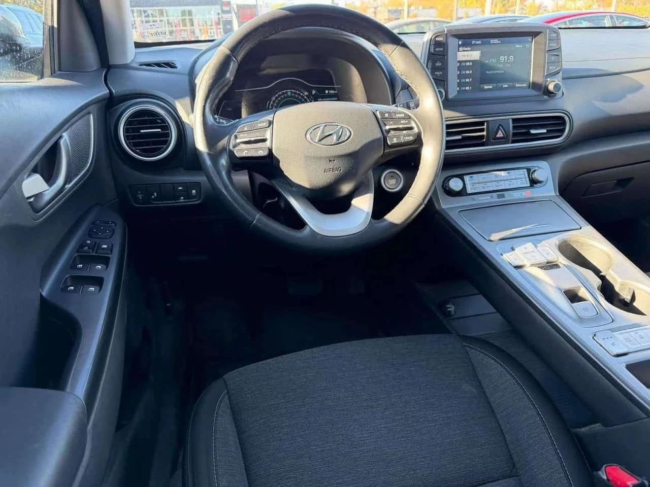 Hyundai Kona, снимка 11 - Автомобили и джипове - 56686780