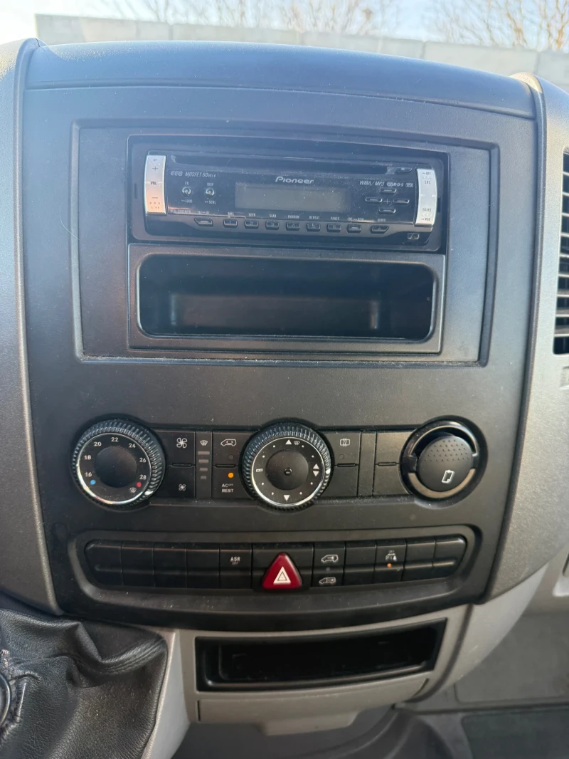 VW Crafter 2.5TDI 136 klima MAXI , снимка 7 - Бусове и автобуси - 52790265