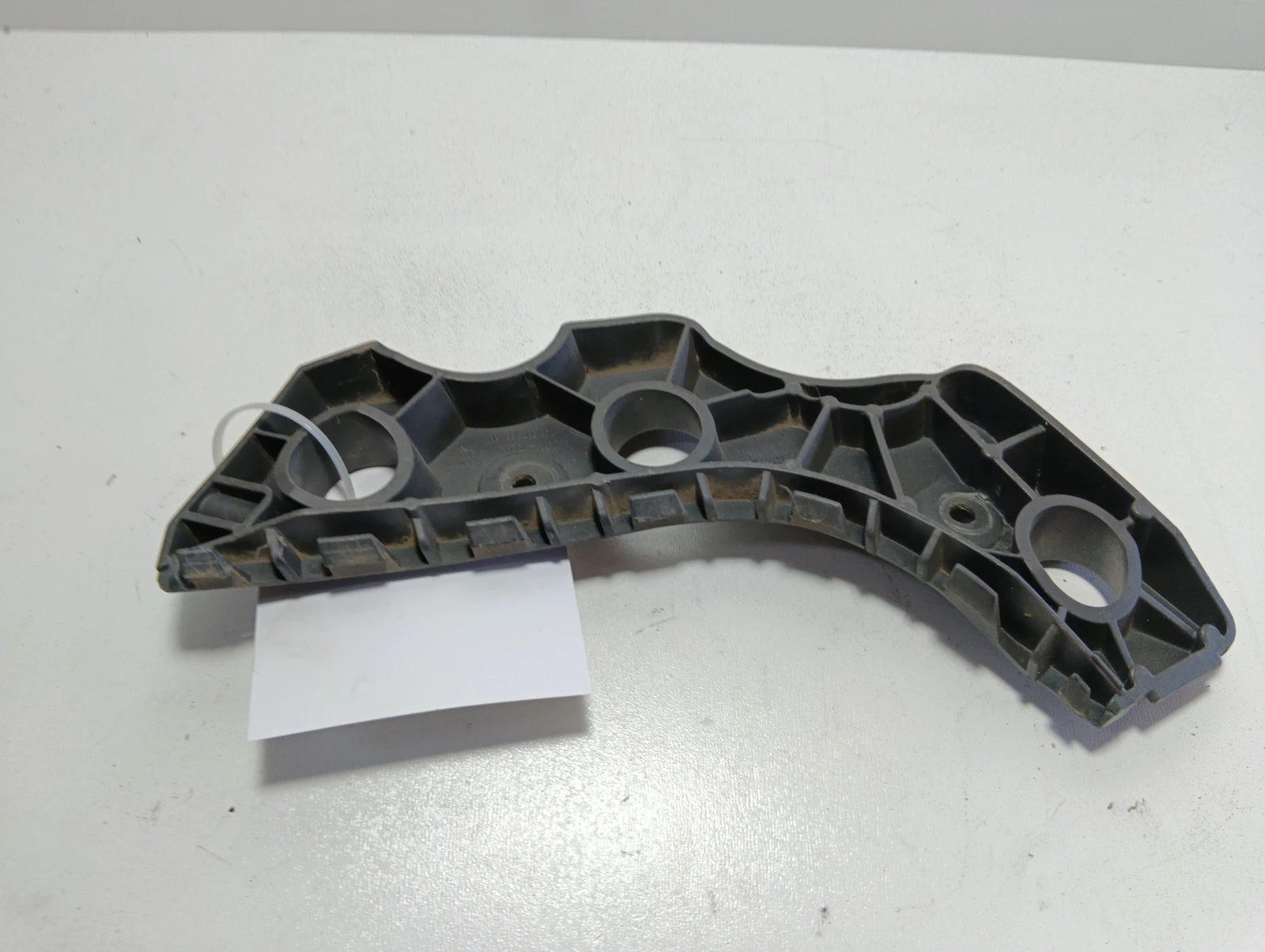 държач броня преден ляв 3C8807183A VW Passat CC