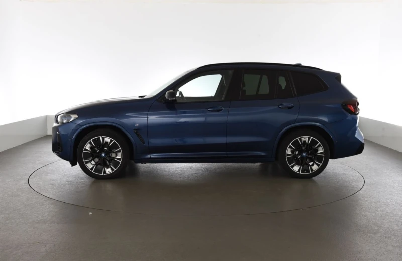 BMW iX3 M-SPORT/ IMPRESSIVE/ LASER/ H&K/ 360/ PANO/ 20/   , снимка 4 - Автомобили и джипове - 47587817