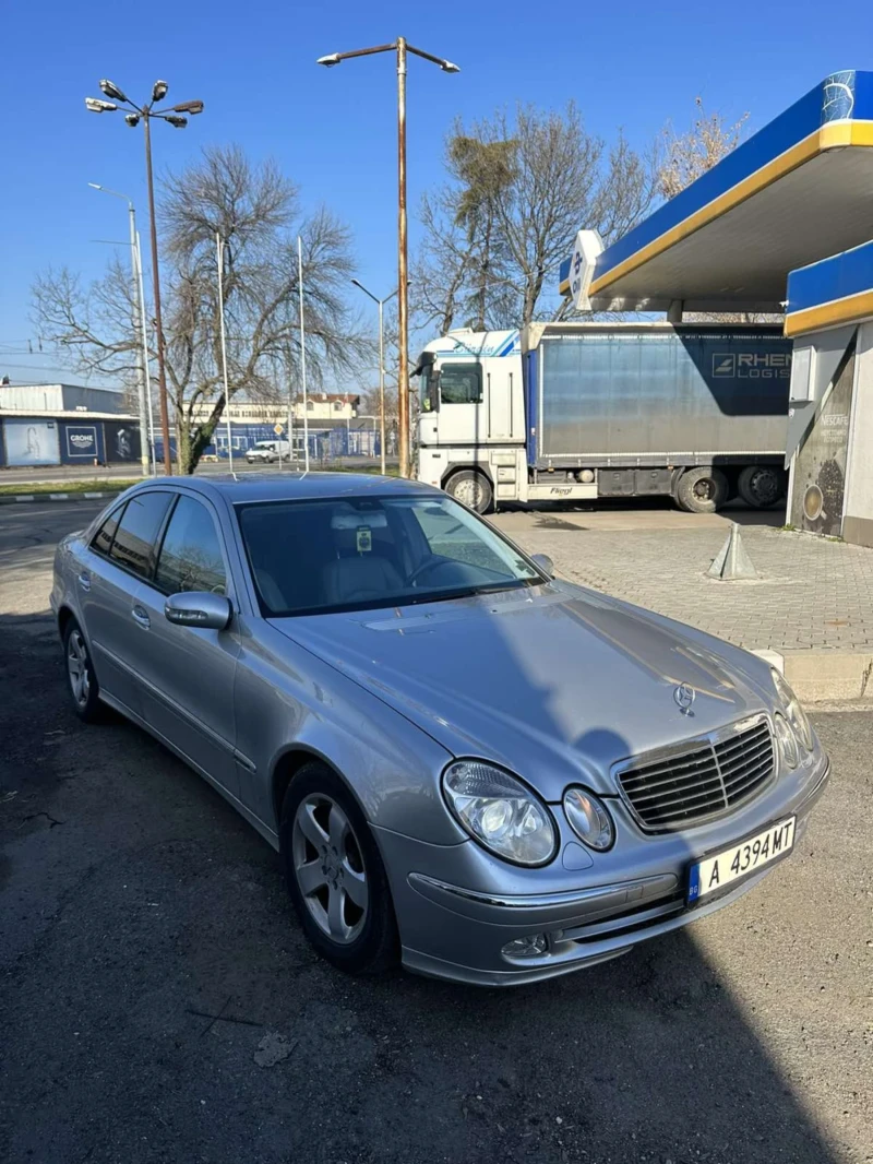 Mercedes-Benz E 220 E220 Avangard, снимка 3 - Автомобили и джипове - 48753357