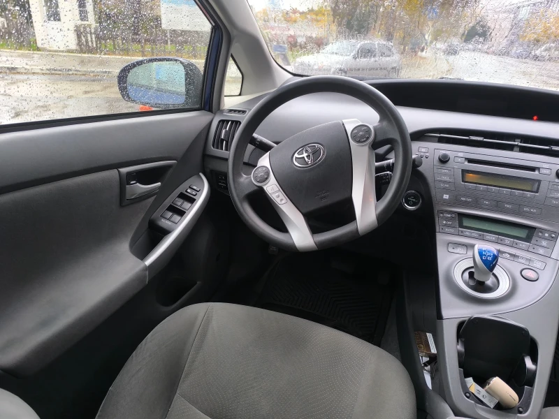 Toyota Prius, снимка 5 - Автомобили и джипове - 52324295