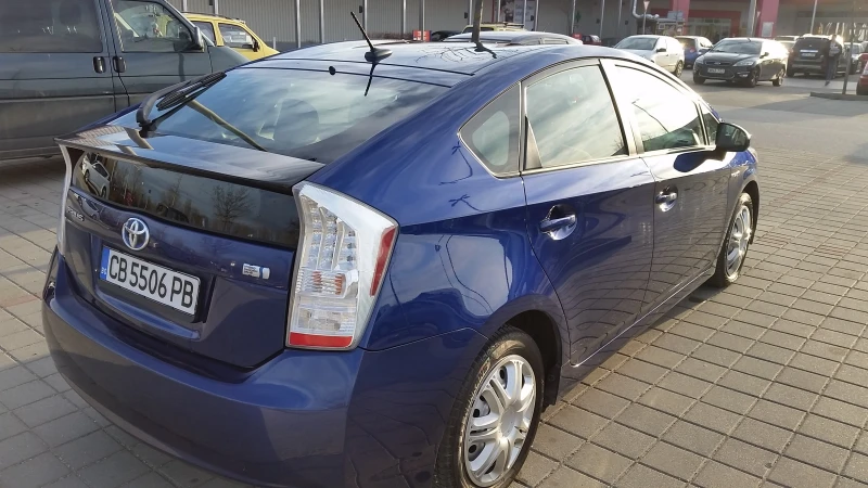 Toyota Prius, снимка 3 - Автомобили и джипове - 52324295