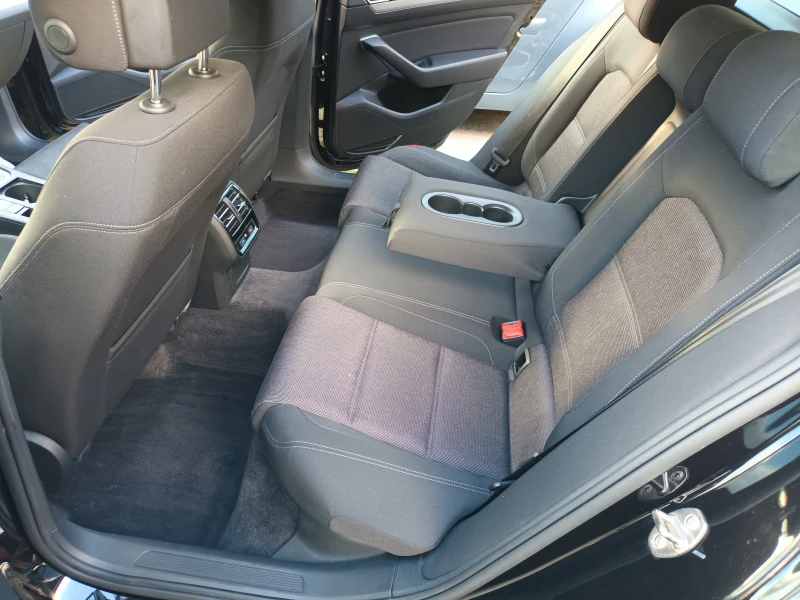 VW Passat 2.0TDI/AUTOMATIC/EURO 6, снимка 10 - Автомобили и джипове - 52501040