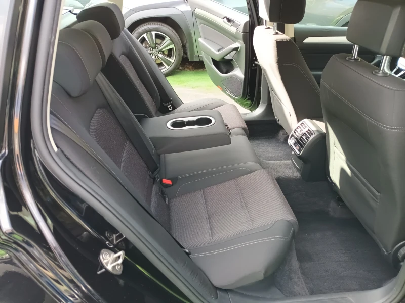 VW Passat 2.0TDI/AUTOMATIC/EURO 6, снимка 9 - Автомобили и джипове - 52501040