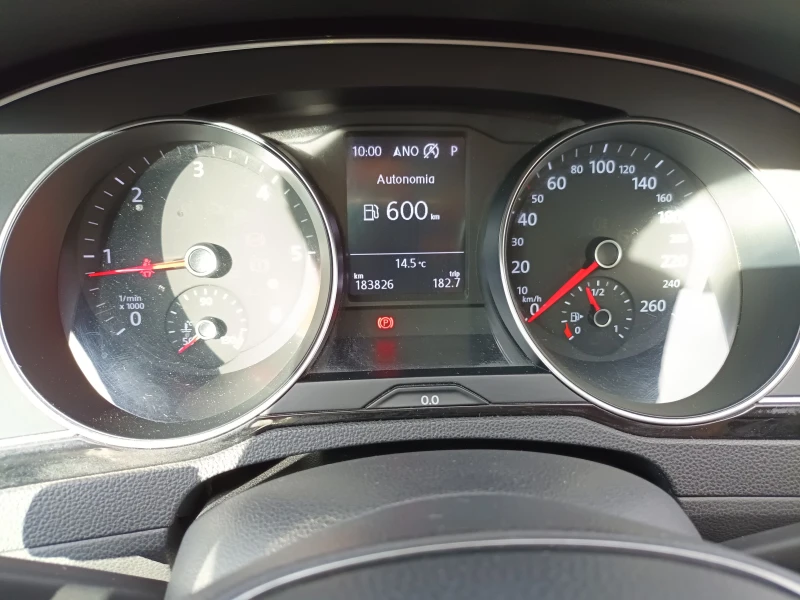 VW Passat 2.0TDI/AUTOMATIC/EURO 6, снимка 14 - Автомобили и джипове - 52501040