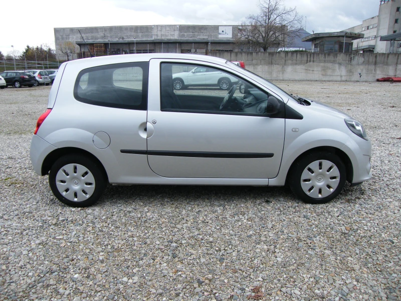 Renault Twingo 1.3 i , снимка 3 - Автомобили и джипове - 52553998
