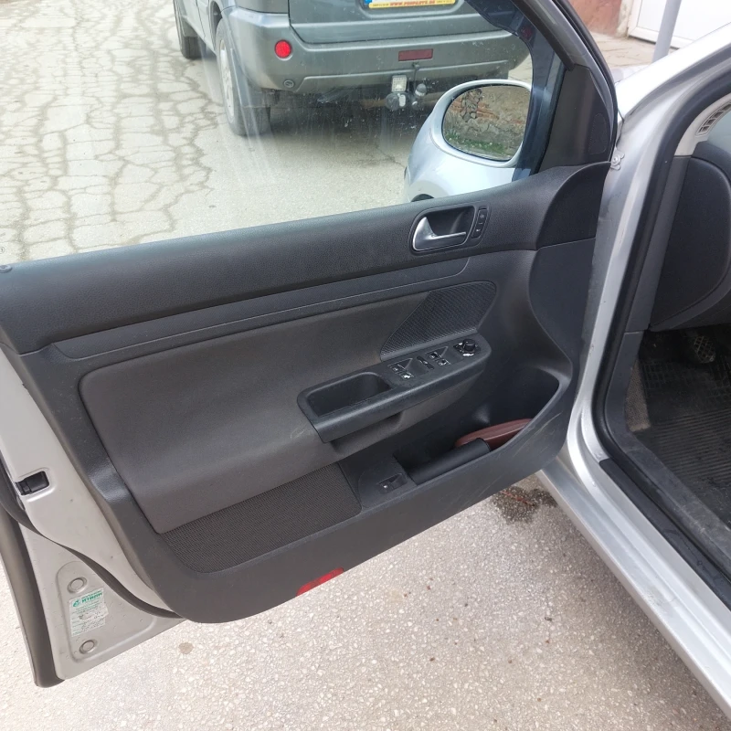 VW Golf, снимка 6 - Автомобили и джипове - 53158381