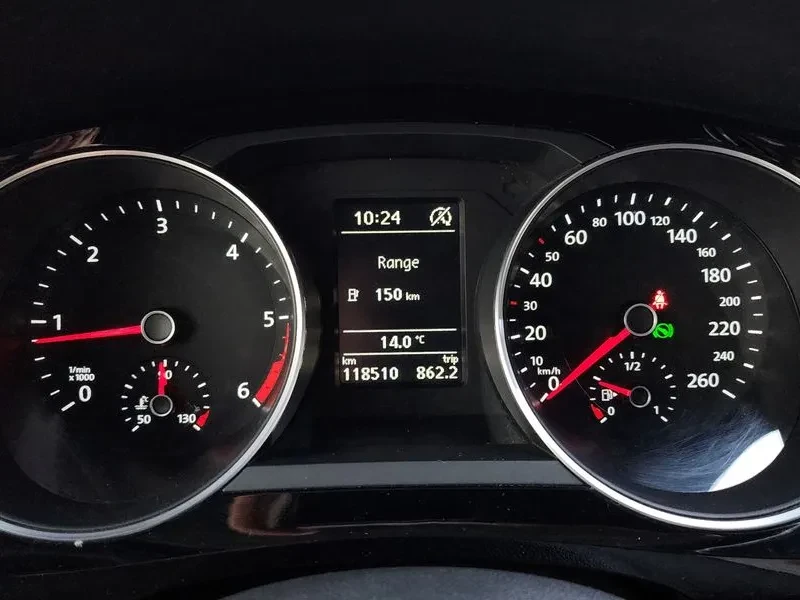 VW Jetta  2.0 Tdi Bluemotion 6Th Generation, снимка 8 - Автомобили и джипове - 55038368