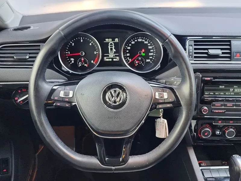 VW Jetta  2.0 Tdi Bluemotion 6Th Generation, снимка 13 - Автомобили и джипове - 55038368