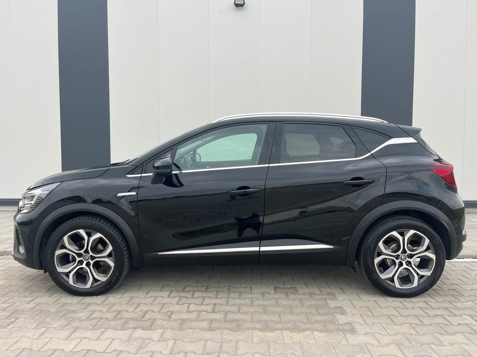 Renault Captur Intens, автомат, кожа, дигитал, нави, 1.5 115к.с - изображение 7