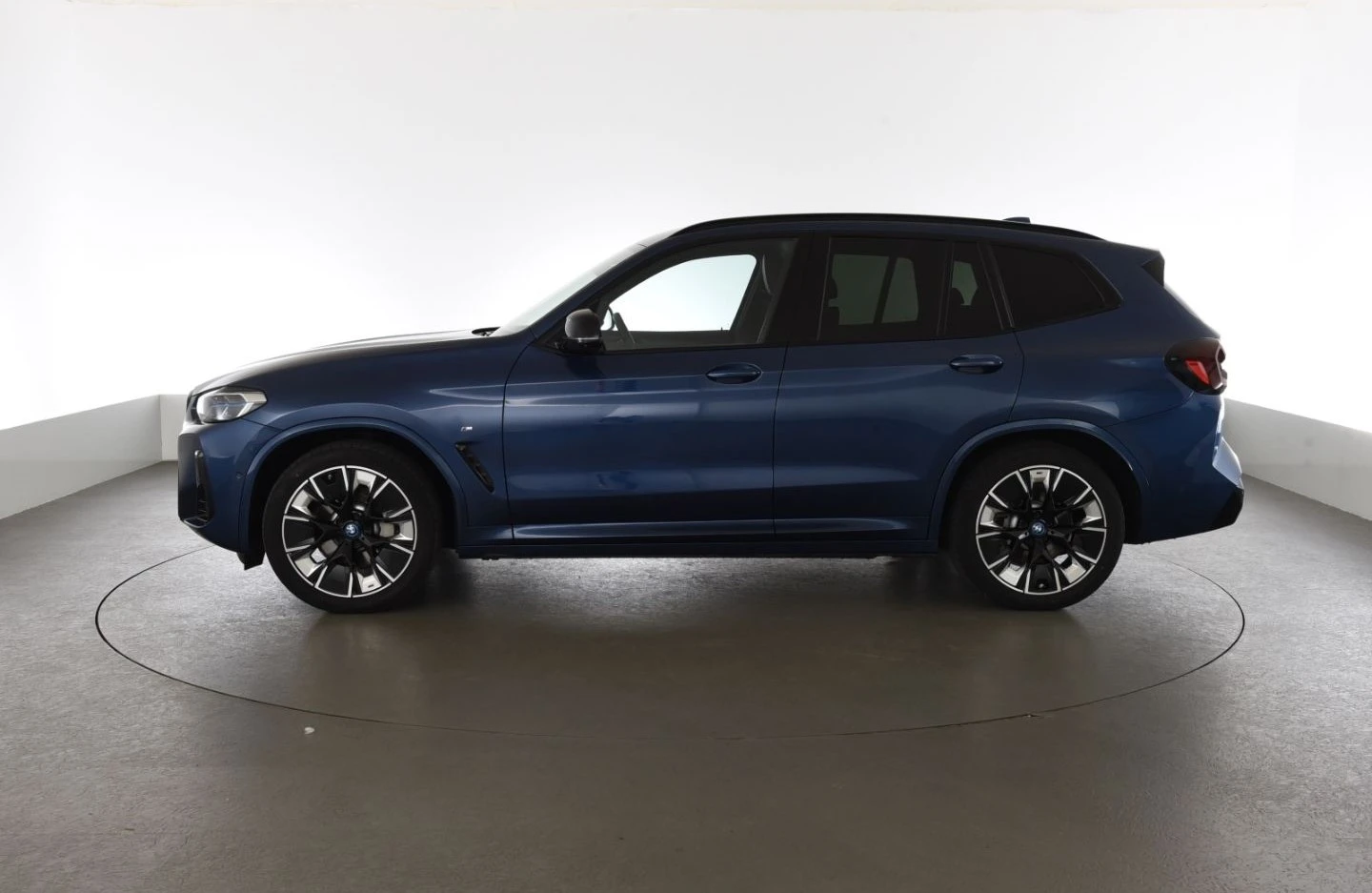 BMW iX3 M-SPORT/ IMPRESSIVE/ LASER/ H&K/ 360/ PANO/ 20/    - изображение 4