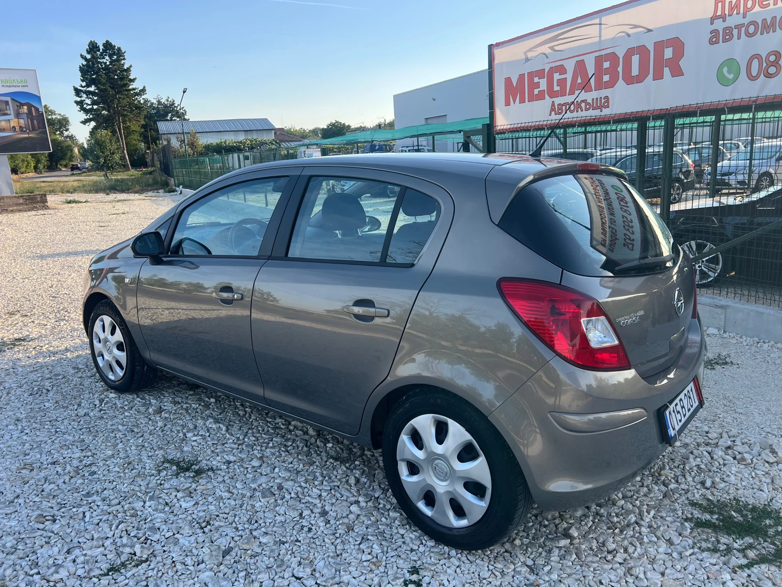 Opel Corsa 1.4i 16v/101p.s-Facelift/EURO 5 - изображение 4