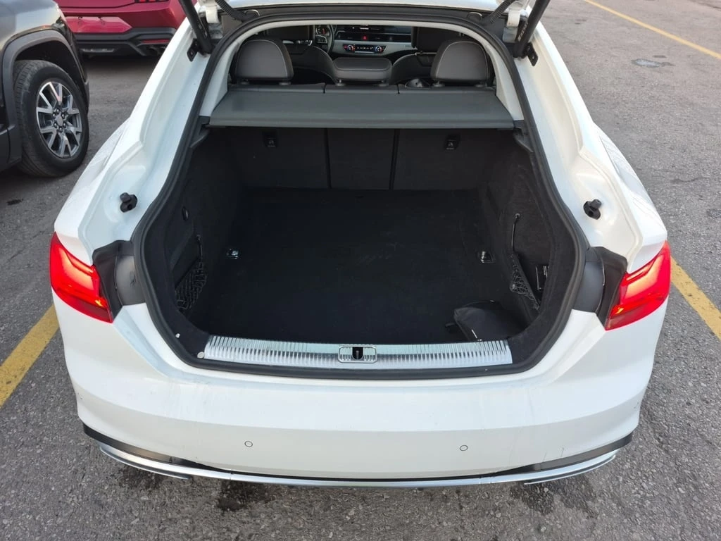 Audi A5 * KOMFORT * CARFAX * БЕЗ ПЪРВОНАЧАЛНА ВНОСКА - изображение 10