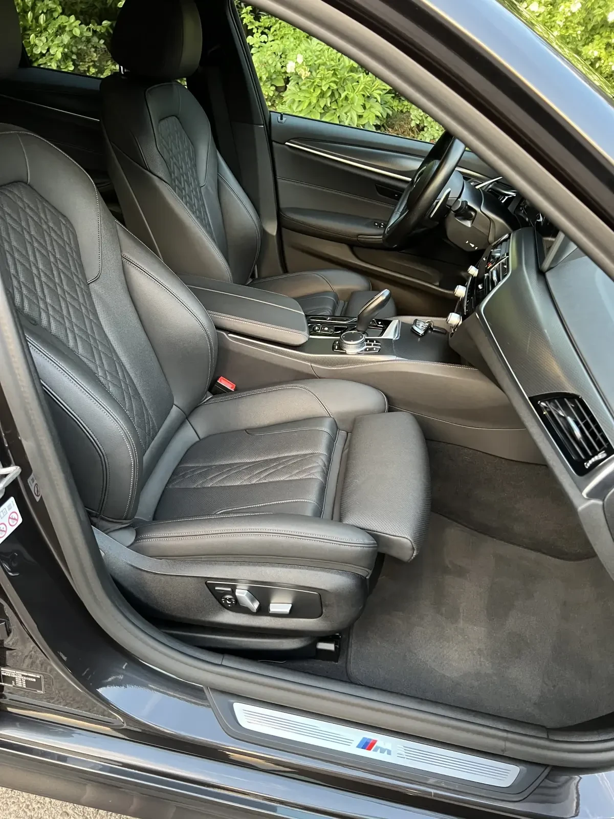 BMW 520 d xDrive Facelift M Packet Mild Hybrid  FULL MAAXS, снимка 10 - Автомобили и джипове - 54965169