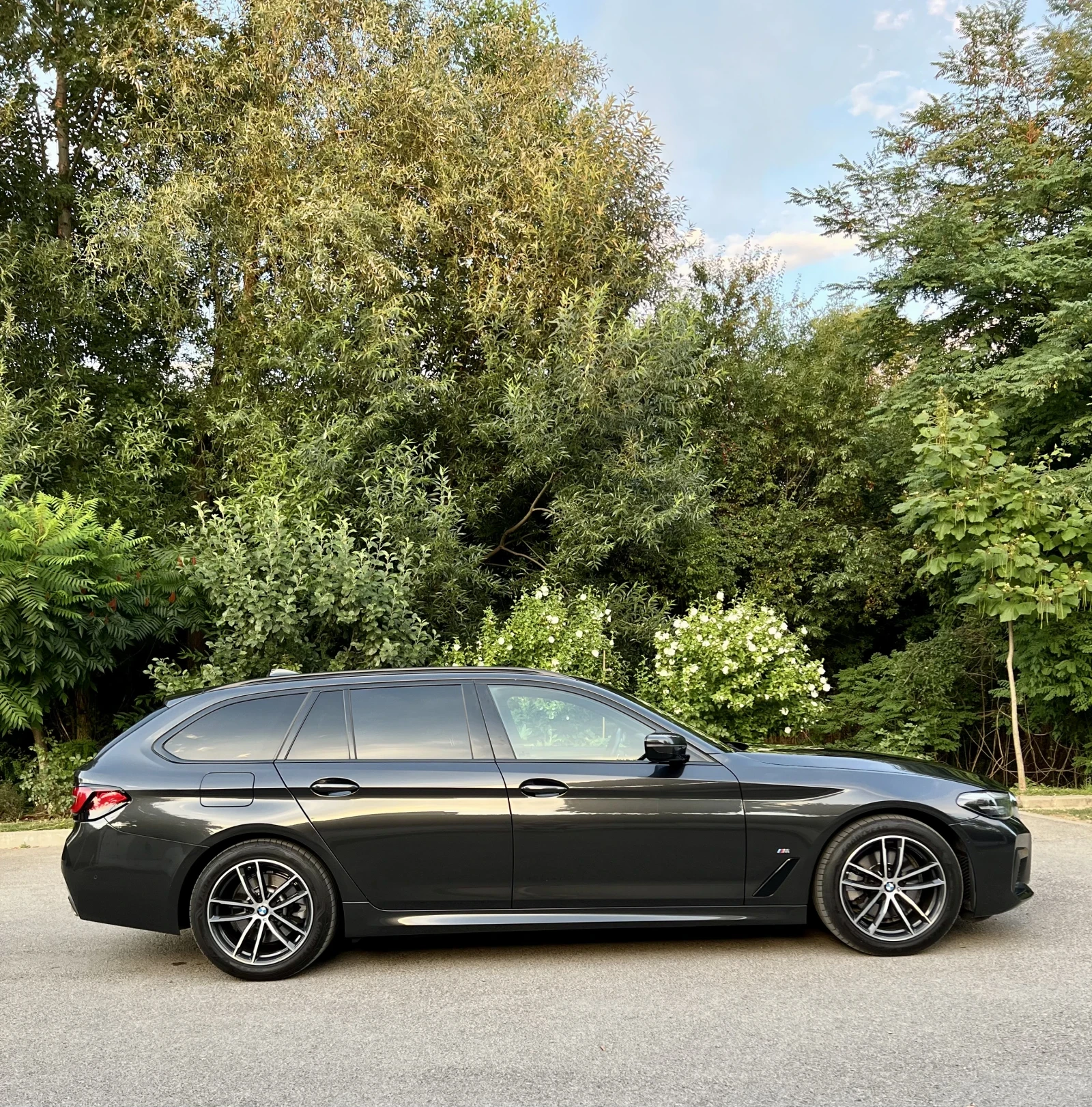 BMW 520 d xDrive Facelift M Packet Mild Hybrid  FULL MAXXS, снимка 4 - Автомобили и джипове - 54965169