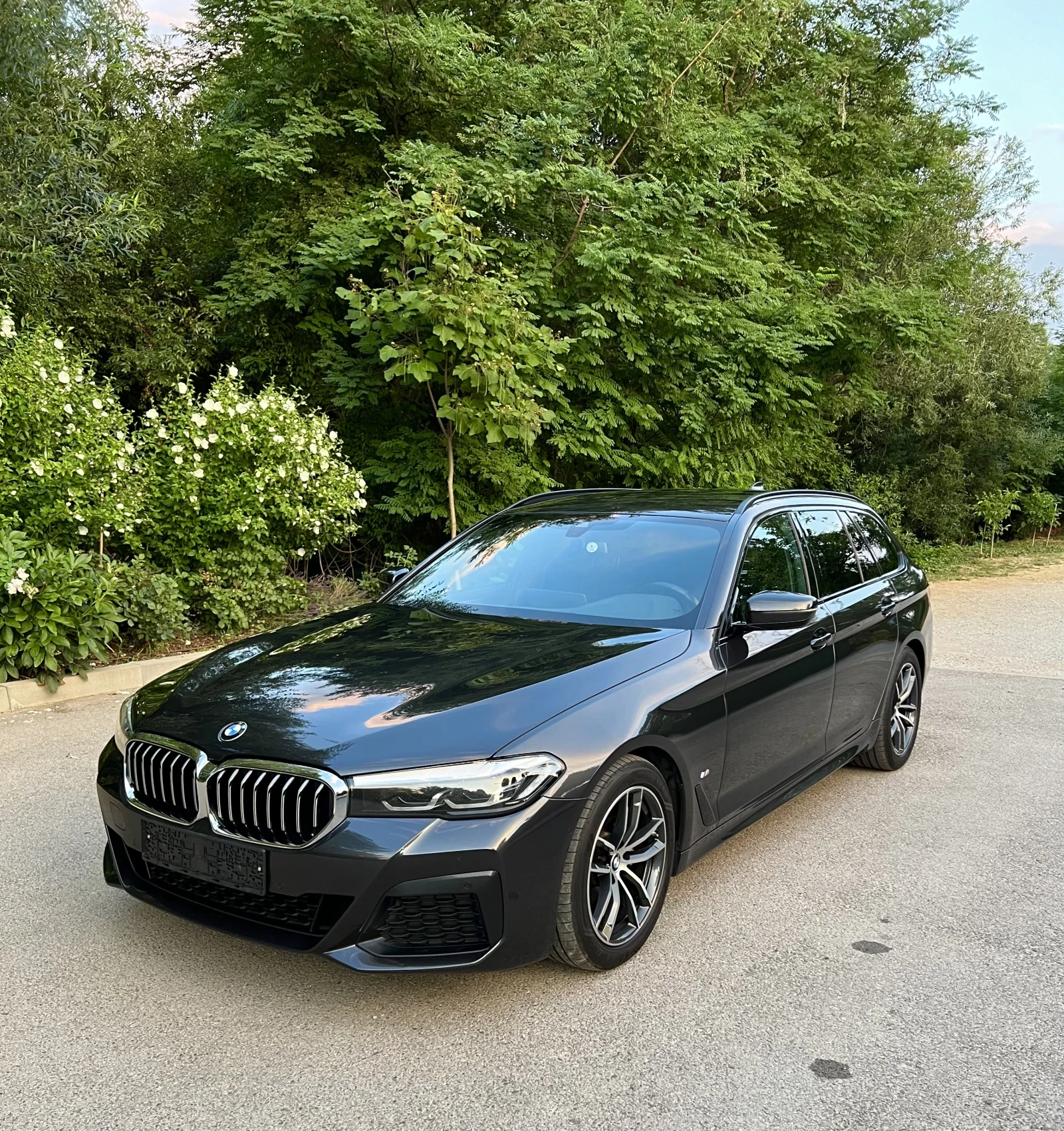 BMW 520 d xDrive Facelift M Packet Mild Hybrid  FULL MAXXS, снимка 3 - Автомобили и джипове - 54965169
