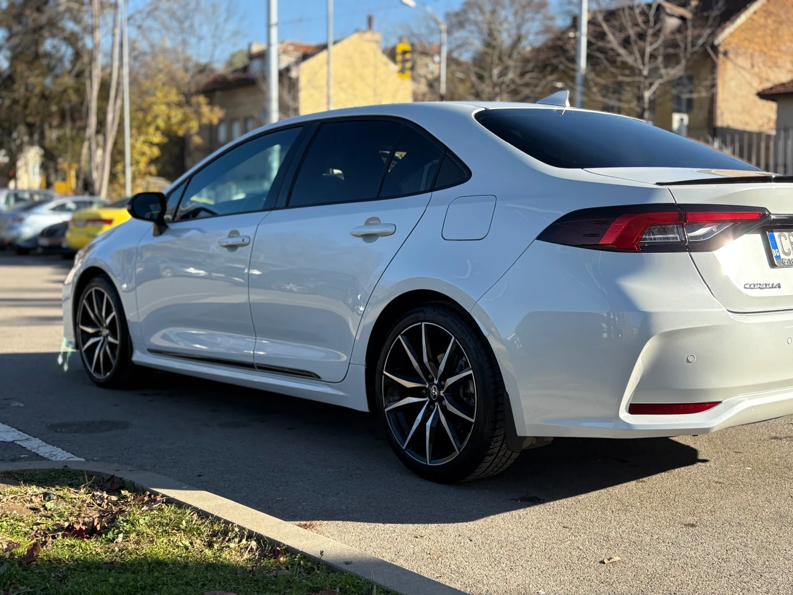 Toyota Corolla 1.8 GR SPORT - изображение 6