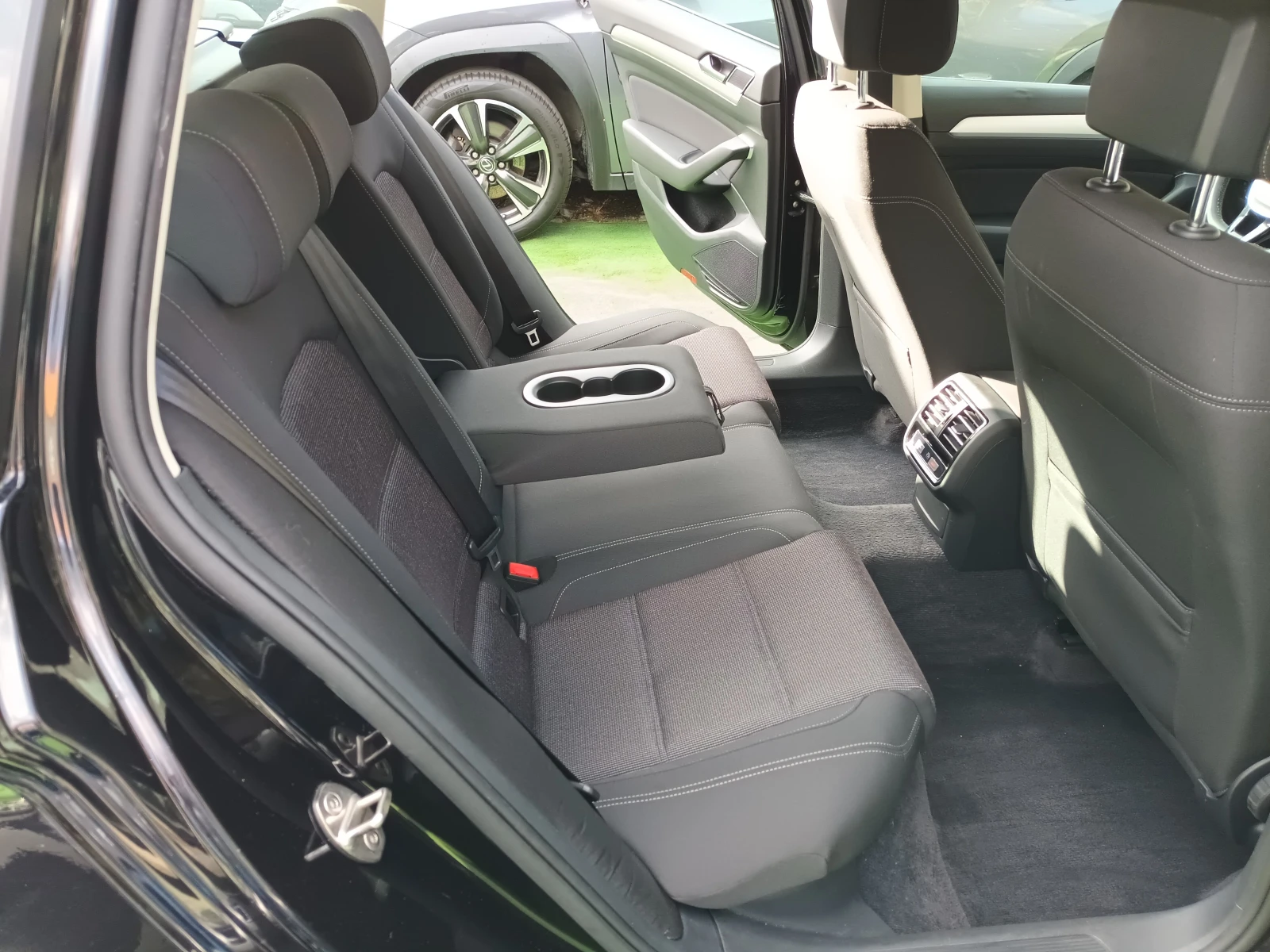 VW Passat 2.0TDI/AUTOMATIC/EURO 6 | Mobile.bg   9