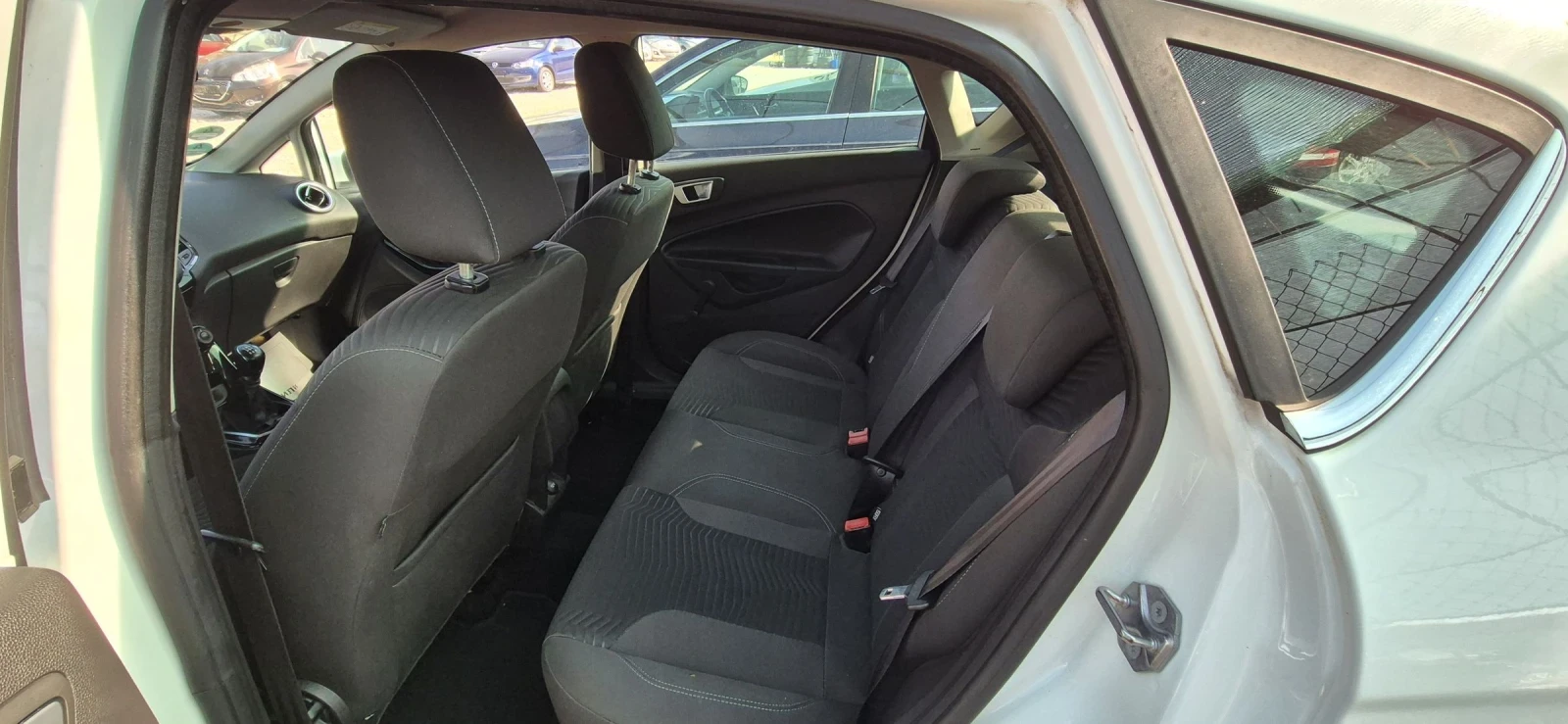 Ford Fiesta 1.6HDI, снимка 11 - Автомобили и джипове - 54344936