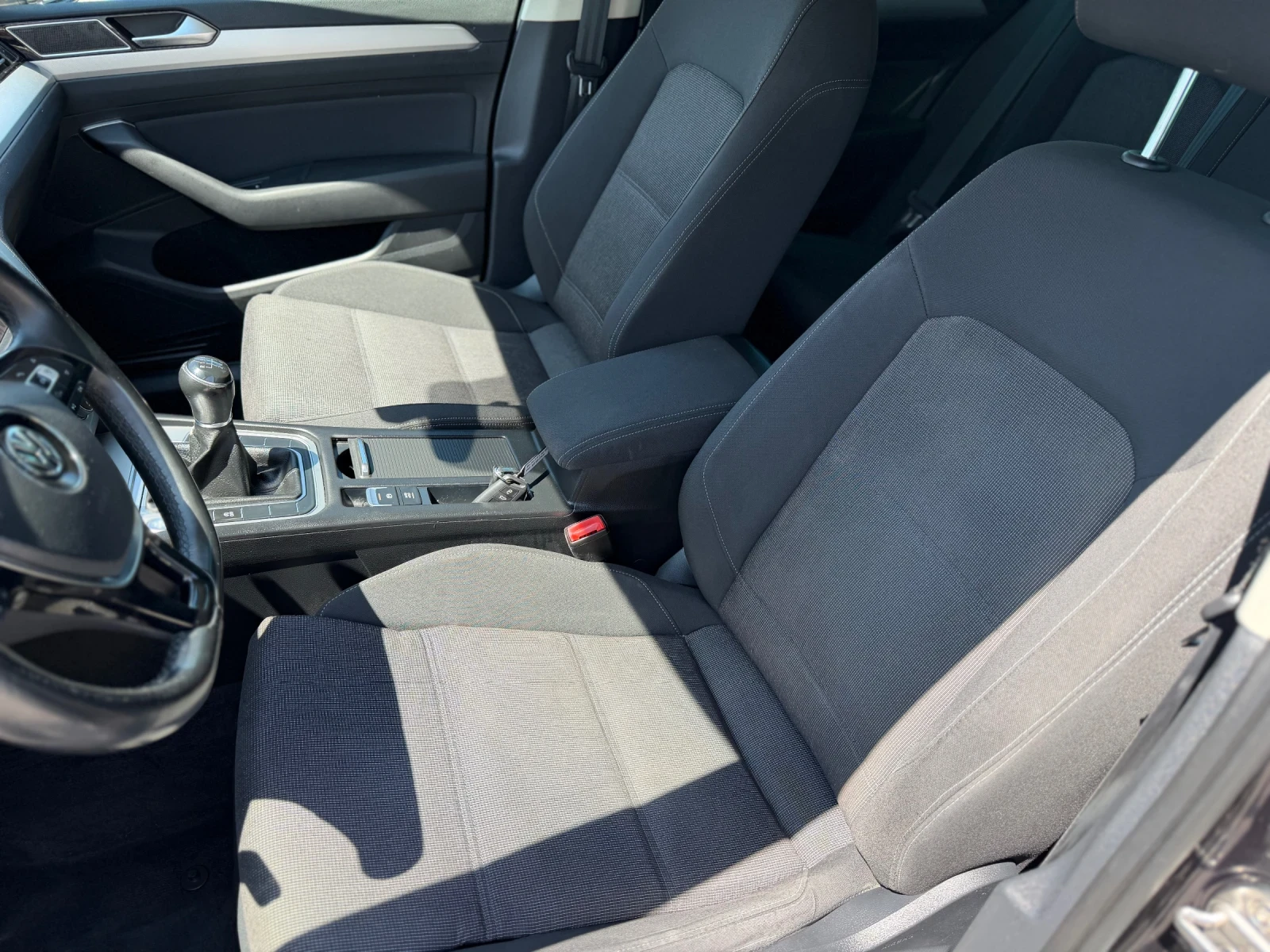 VW Passat 2.0TDI 150, снимка 15 - Автомобили и джипове - 55496732