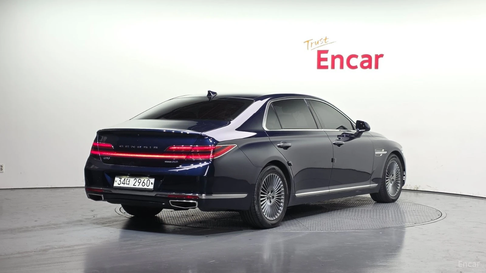 Genesis G90 3.8 AWD Luxury* КОЖА* ОБДУХВ* НАВИ* ПАНО, снимка 2 - Автомобили и джипове - 55508689