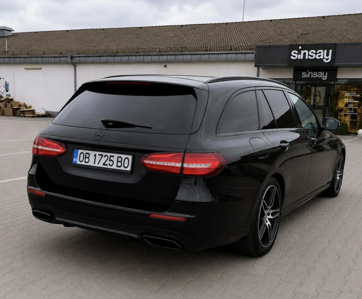Mercedes-Benz E 220, снимка 4 - Автомобили и джипове - 56048550