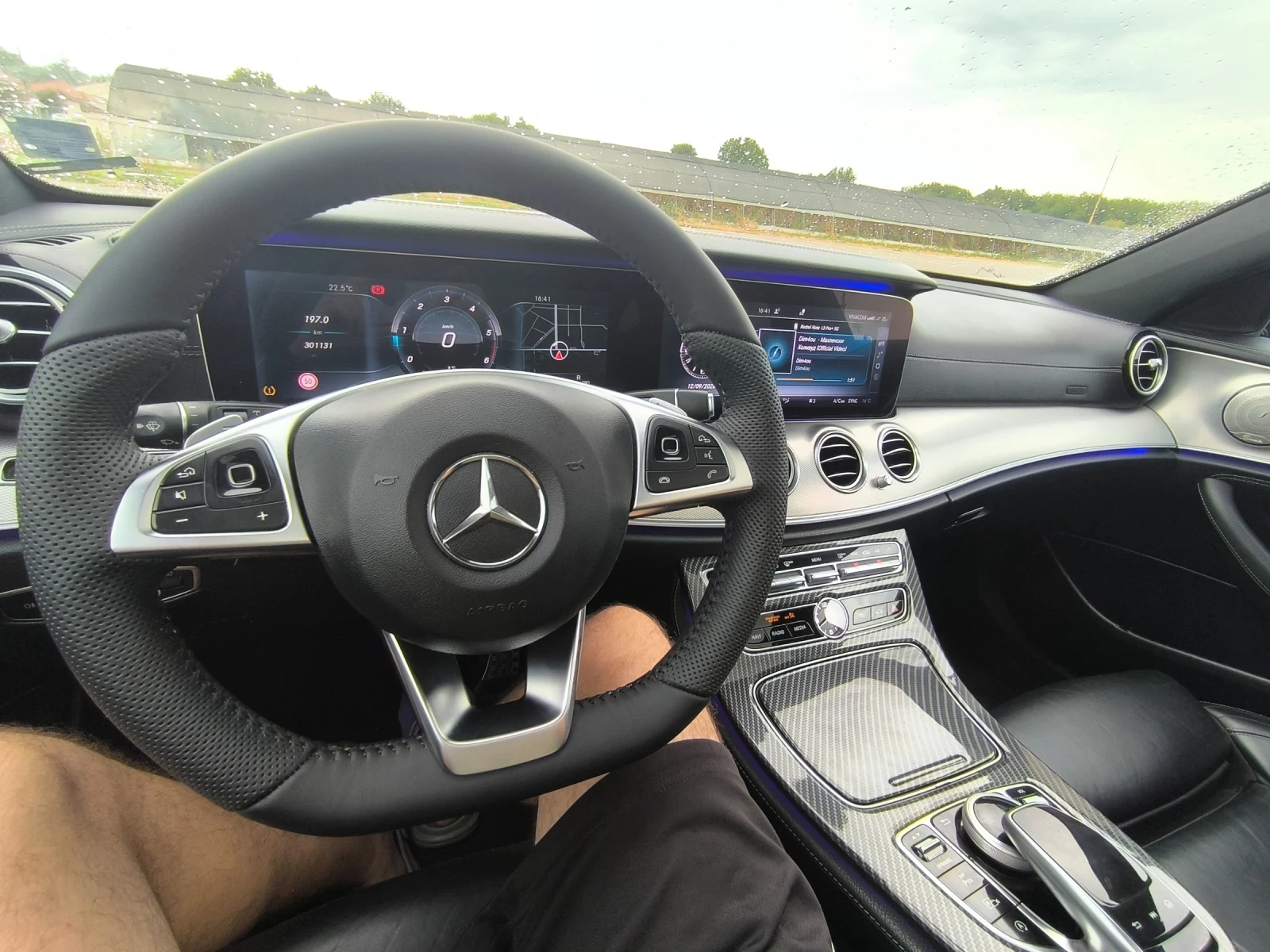 Mercedes-Benz E 220, снимка 15 - Автомобили и джипове - 56048550