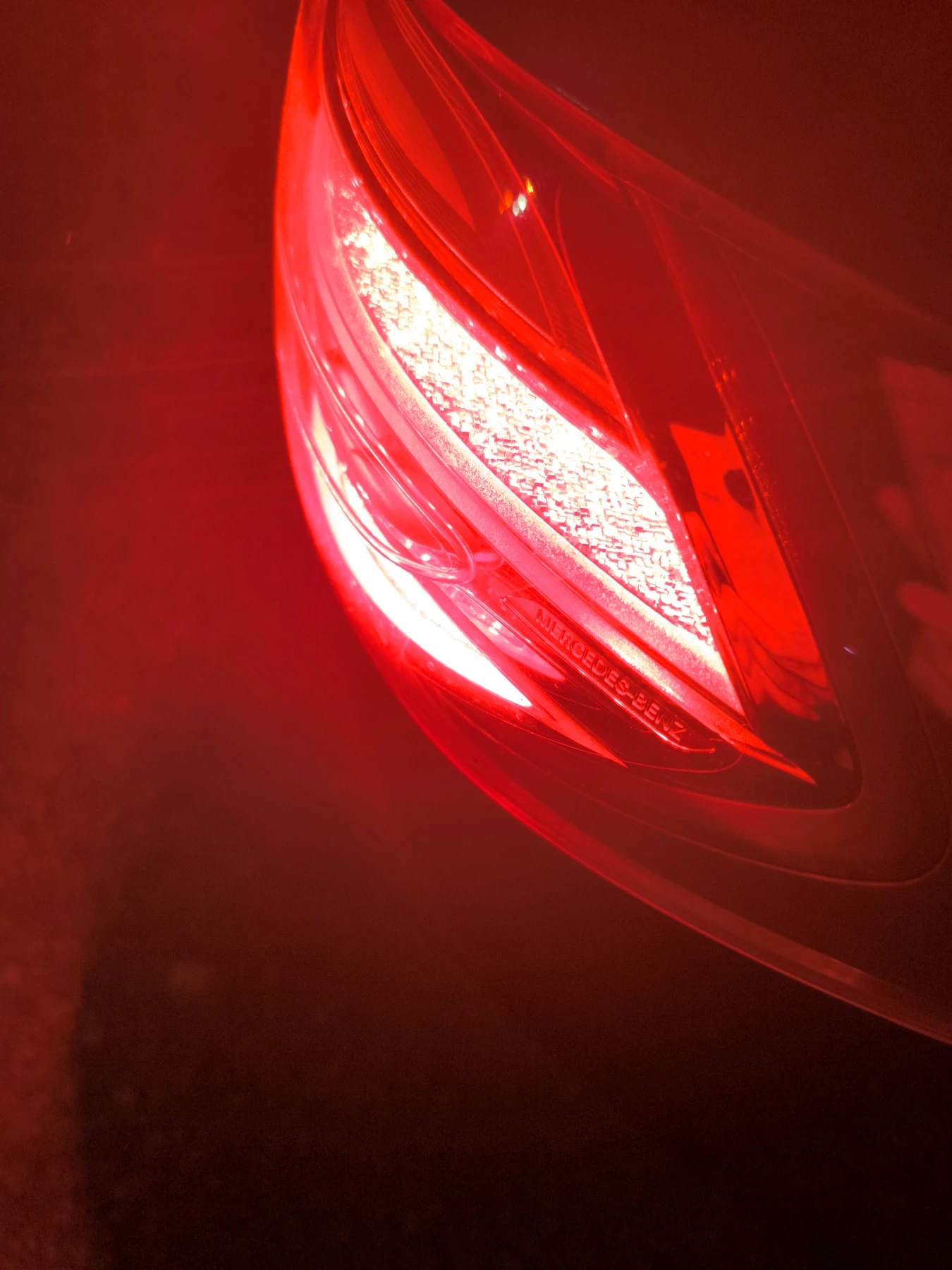 Mercedes-Benz E 220, снимка 14 - Автомобили и джипове - 56048550