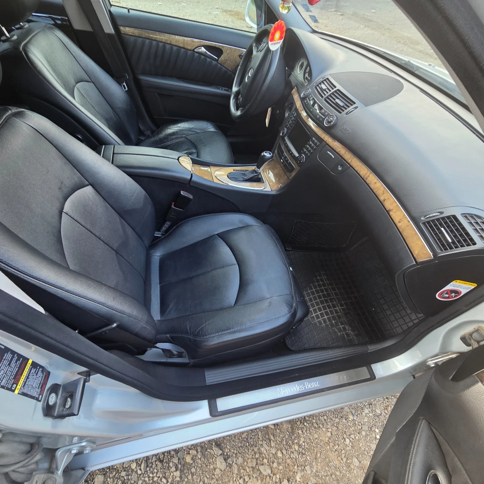 Mercedes-Benz E 320, снимка 8 - Автомобили и джипове - 56121046