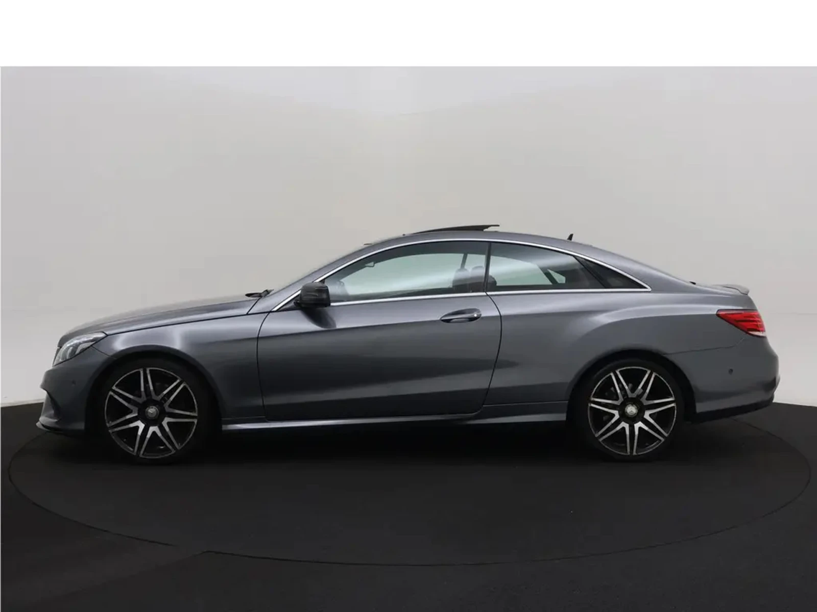 Mercedes-Benz E 200 Панорама-Масажи, снимка 5 - Автомобили и джипове - 56166258