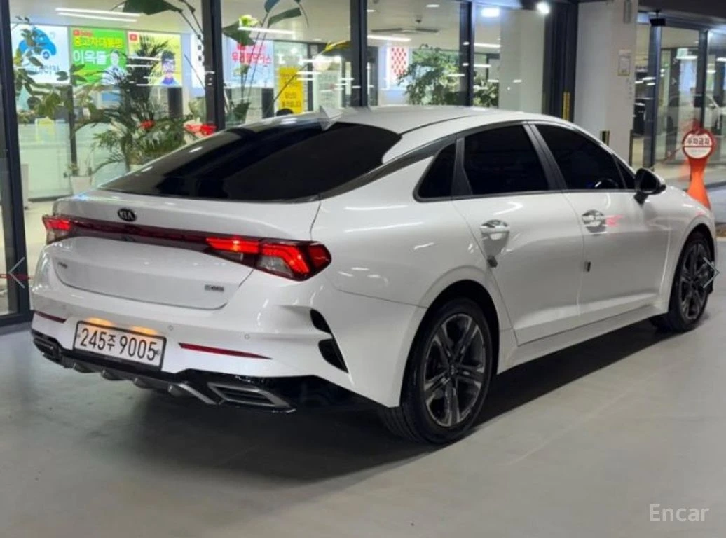 Kia K5 PRESTIGE* ОБДУХВАНЕ* ДИСТРОНИК* LANE* ASSIST* , снимка 2 - Автомобили и джипове - 56296131