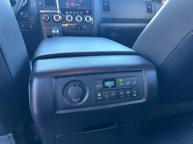 Toyota Sequoia TRD, снимка 5 - Автомобили и джипове - 53260809