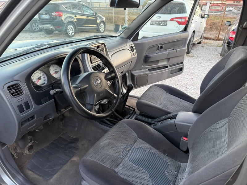 Nissan Navara 2, 5 TDI, снимка 10 - Автомобили и джипове - 48339420